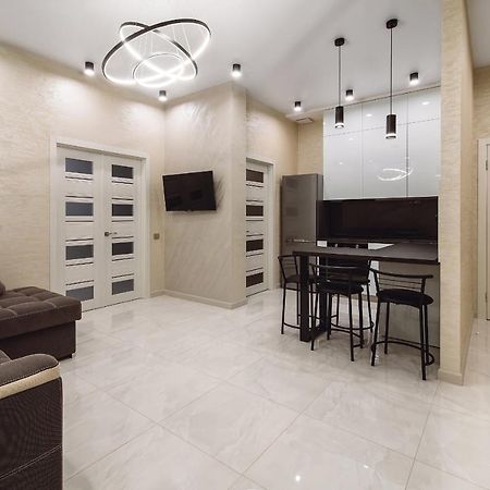 К Морю 5 Мин! Французский Бульвар 26 Спальных Мест 6 ! Odesa Exterior photo